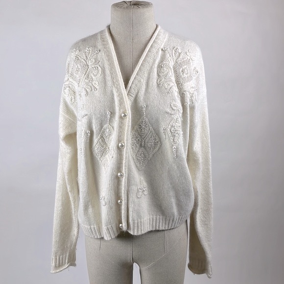 Vintage look beaded white sweater - Picture 5 of 8